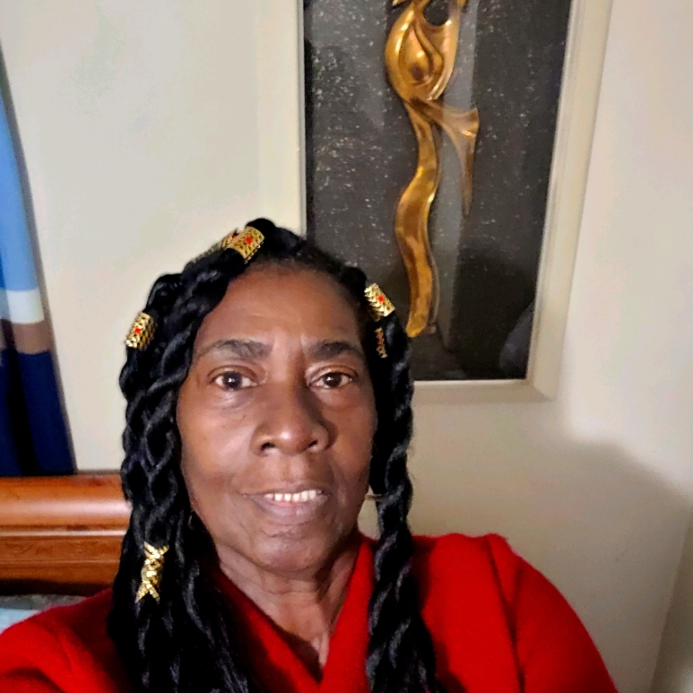 Meet your Posher, Angela